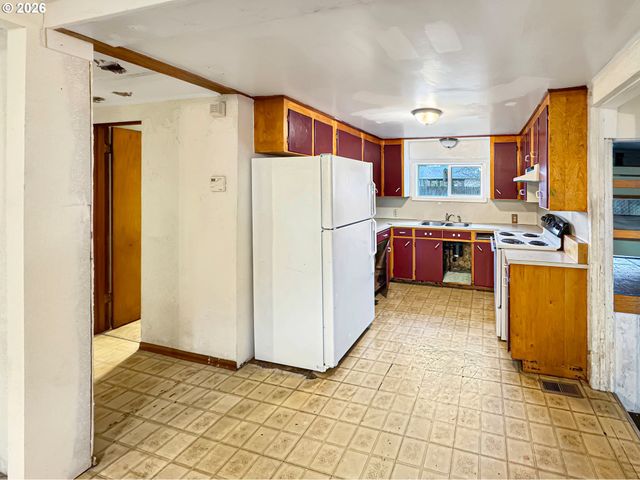 9310 Ne BURTON Rd, Vancouver, WA 98662