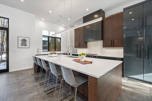 503 Kenilworth Avenue, Kenilworth, IL 60043