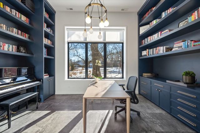 503 Kenilworth Avenue, Kenilworth, IL 60043