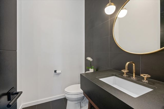 503 Kenilworth Avenue, Kenilworth, IL 60043