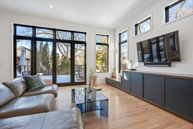 503 Kenilworth Avenue, Kenilworth, IL 60043