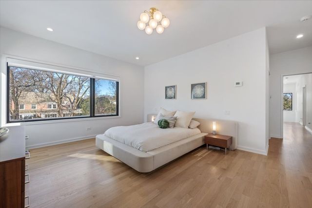 503 Kenilworth Avenue, Kenilworth, IL 60043