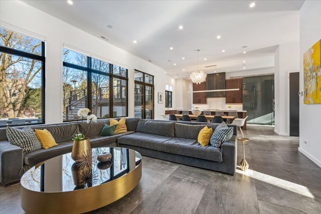 503 Kenilworth Avenue, Kenilworth, IL 60043