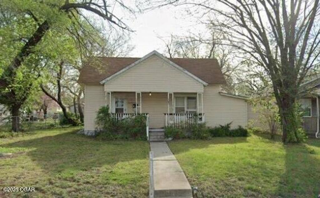 529 S St Charles Avenue, Joplin, MO 64801