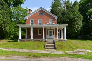 15 Hawkins Road, Southbury, CT 06488