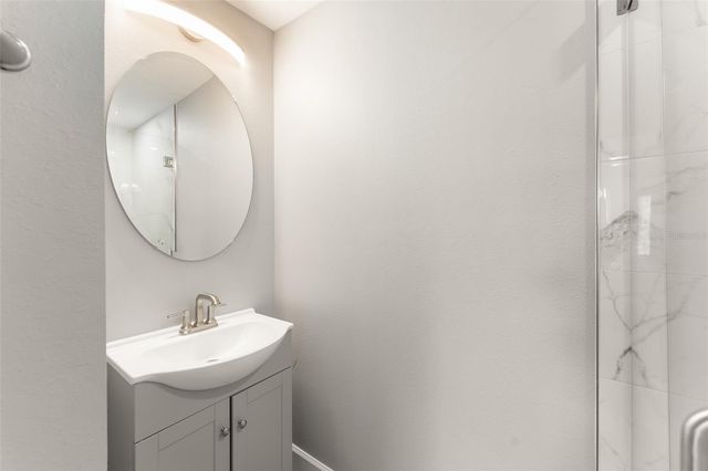 2951 KINGS ROAD, Sanford, FL 32771