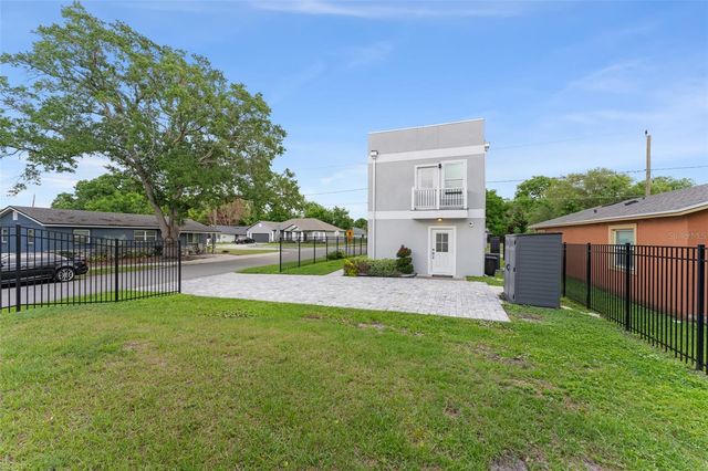 2951 KINGS ROAD, Sanford, FL 32771