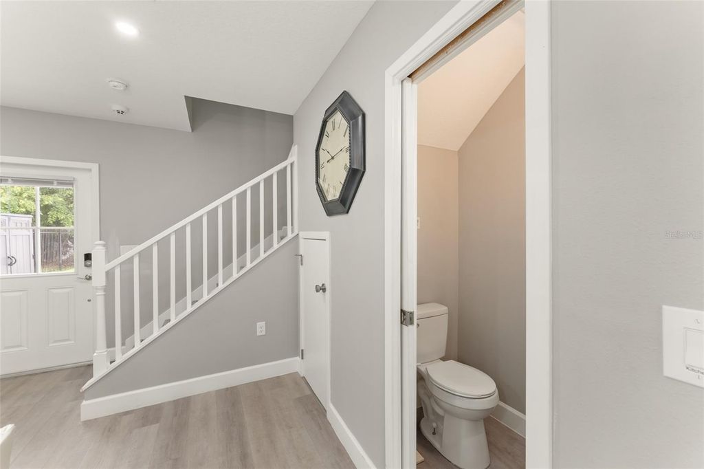 Image 12 of property listing at 2951 KINGS ROAD, Sanford, FL 32771