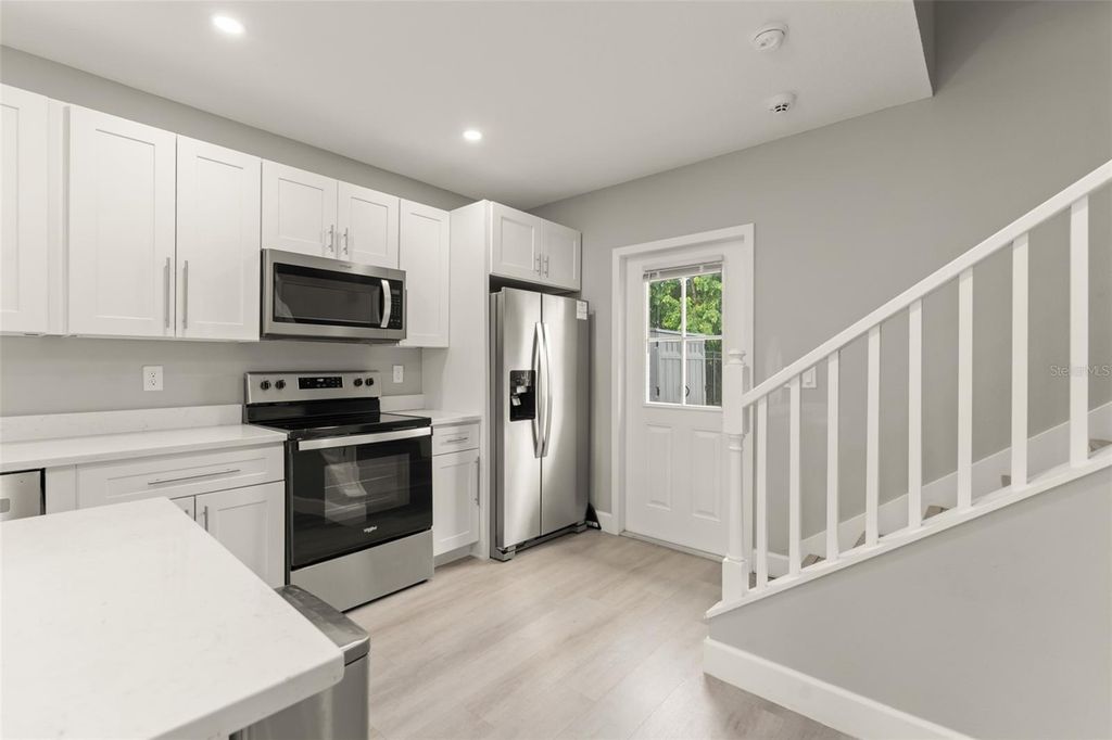 Image 13 of property listing at 2951 KINGS ROAD, Sanford, FL 32771