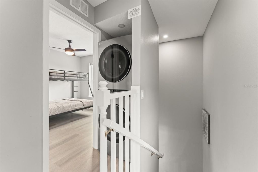 Image 15 of property listing at 2951 KINGS ROAD, Sanford, FL 32771