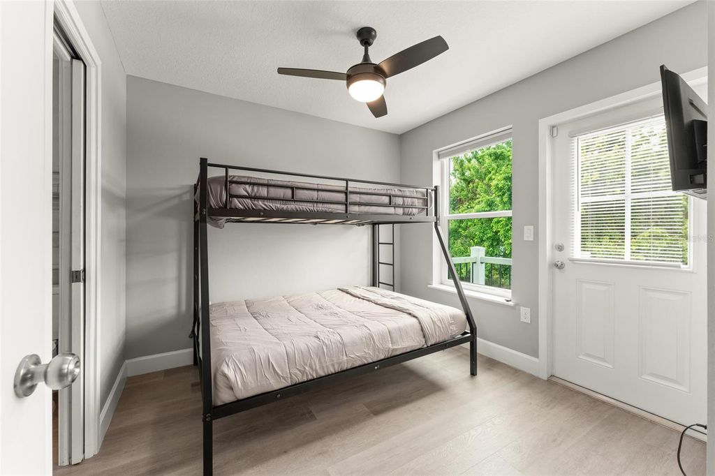 Image 16 of property listing at 2951 KINGS ROAD, Sanford, FL 32771