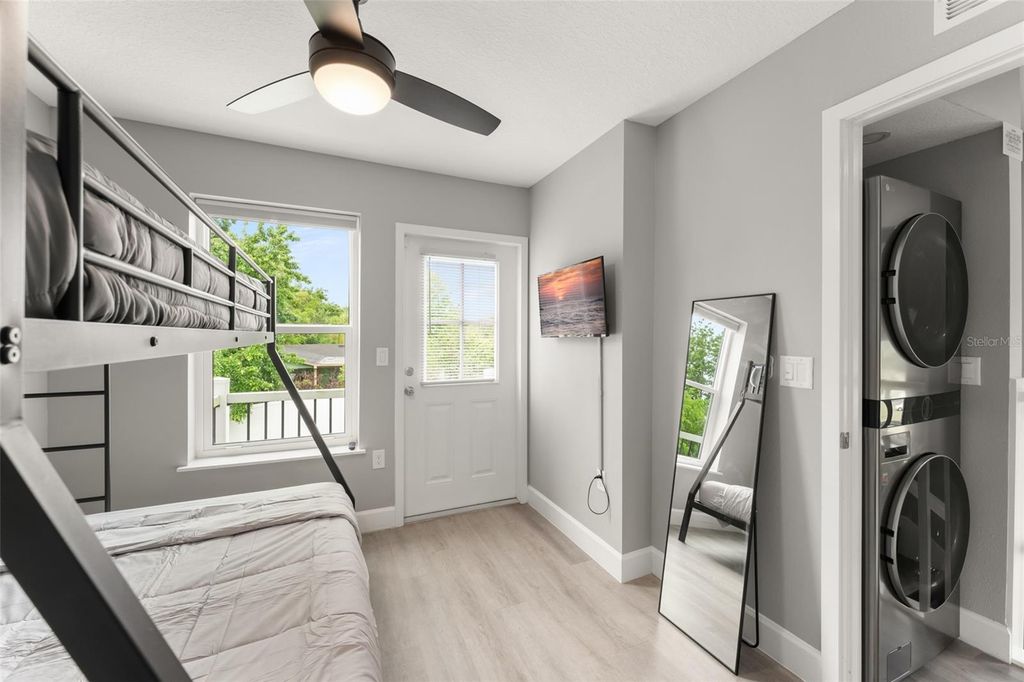 Image 17 of property listing at 2951 KINGS ROAD, Sanford, FL 32771