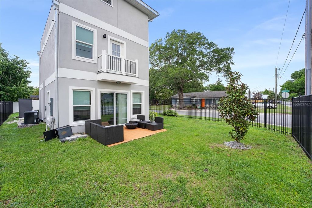 Image 37 of property listing at 2951 KINGS ROAD, Sanford, FL 32771