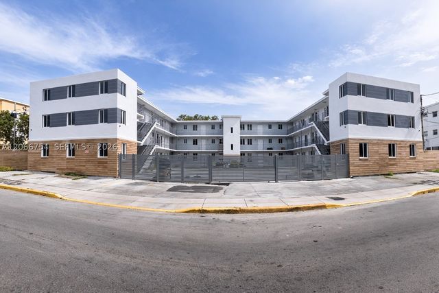540 NW 7th St 35, Miami, FL 33136