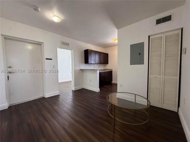 540 NW 7th St 35, Miami, FL 33136