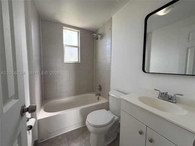 540 NW 7th St 35, Miami, FL 33136