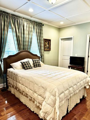 1605 S Cannon Blvd, E # 201, Shelbyville, TN 37160