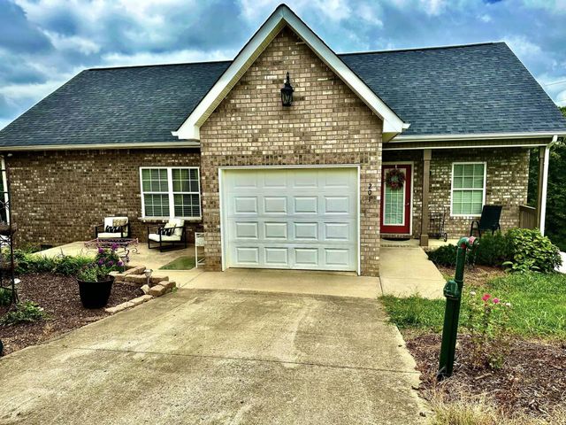 1605 S Cannon Blvd, E # 201, Shelbyville, TN 37160