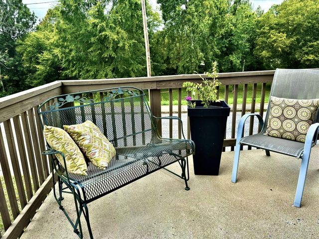 1605 S Cannon Blvd, E # 201, Shelbyville, TN 37160