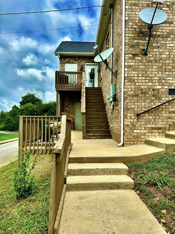 1605 S Cannon Blvd, E # 201, Shelbyville, TN 37160
