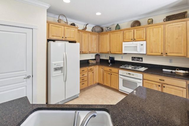 2245 Kingfisher Ln, Lincoln, CA 95648