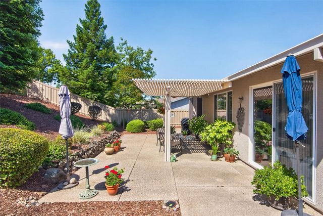 2245 Kingfisher Ln, Lincoln, CA 95648