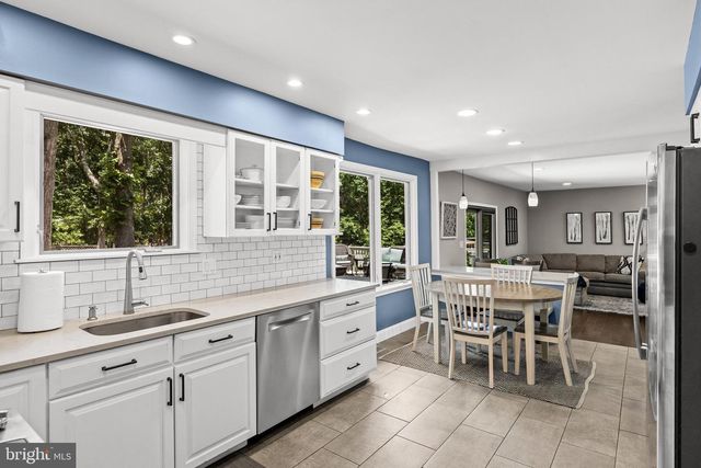 23 BRIARWOOD DR, Voorhees, NJ 08043