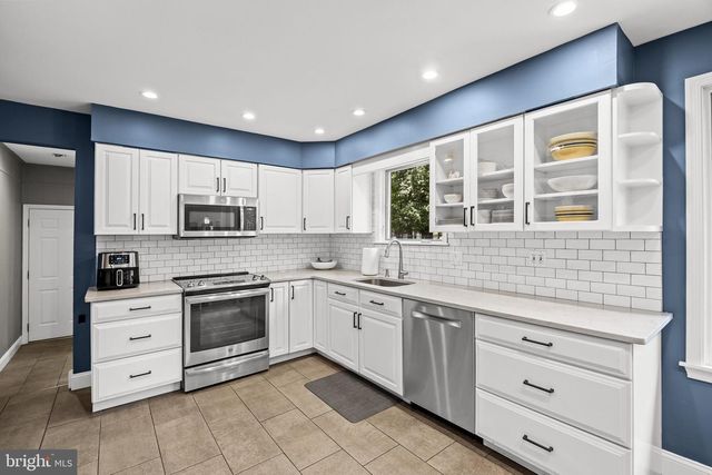 23 BRIARWOOD DR, Voorhees, NJ 08043