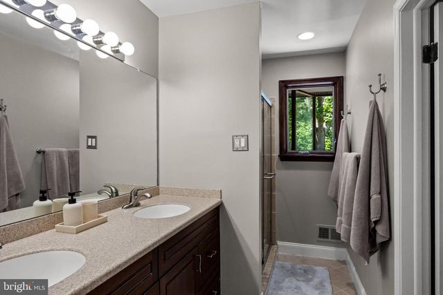 23 BRIARWOOD DR, Voorhees, NJ 08043