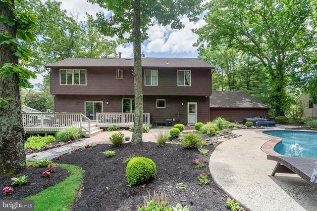 23 BRIARWOOD DR, Voorhees, NJ 08043
