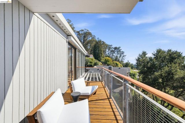 2877 Buena Vista Way, Berkeley, CA 94708