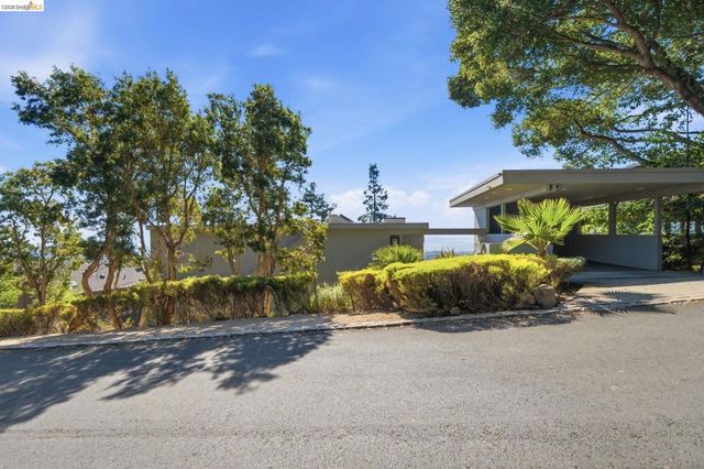 2877 Buena Vista Way, Berkeley, CA 94708