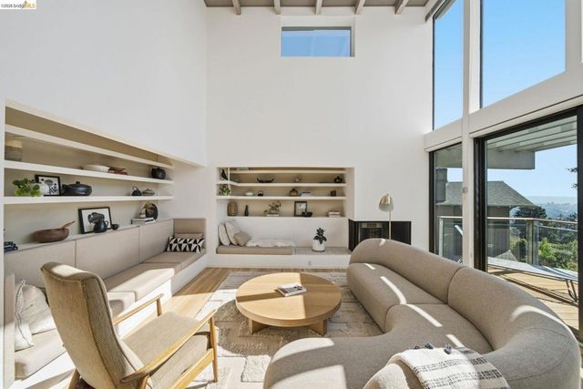 2877 Buena Vista Way, Berkeley, CA 94708
