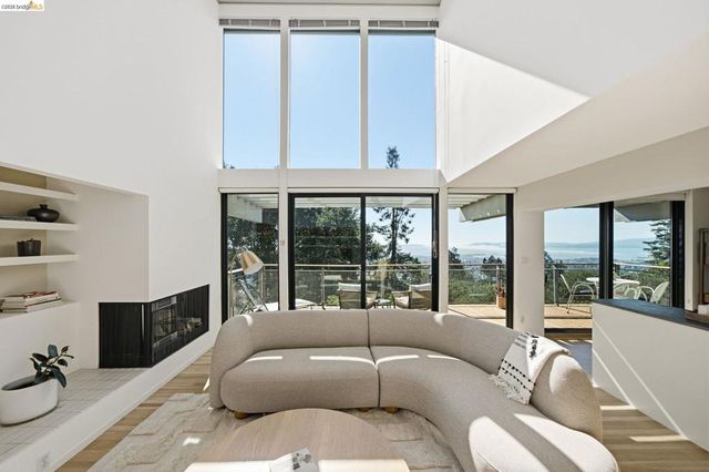 2877 Buena Vista Way, Berkeley, CA 94708