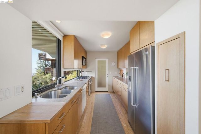 2877 Buena Vista Way, Berkeley, CA 94708