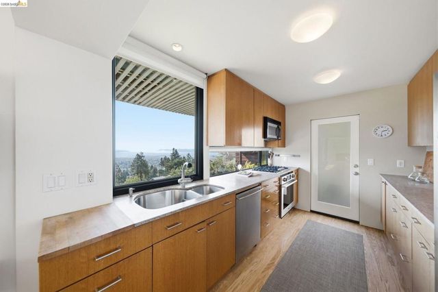 2877 Buena Vista Way, Berkeley, CA 94708