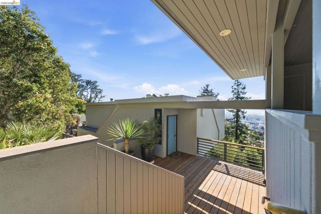 2877 Buena Vista Way, Berkeley, CA 94708