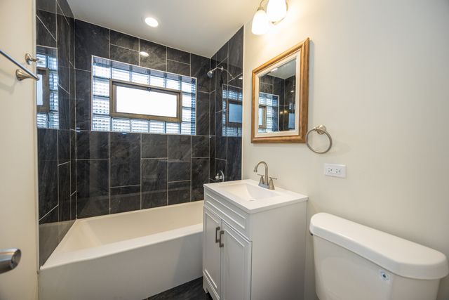 9407 S Indiana Avenue, Chicago, IL 60619