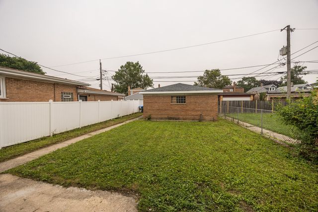 9407 S Indiana Avenue, Chicago, IL 60619