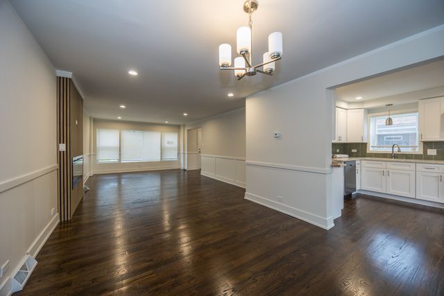 9407 S Indiana Avenue, Chicago, IL 60619