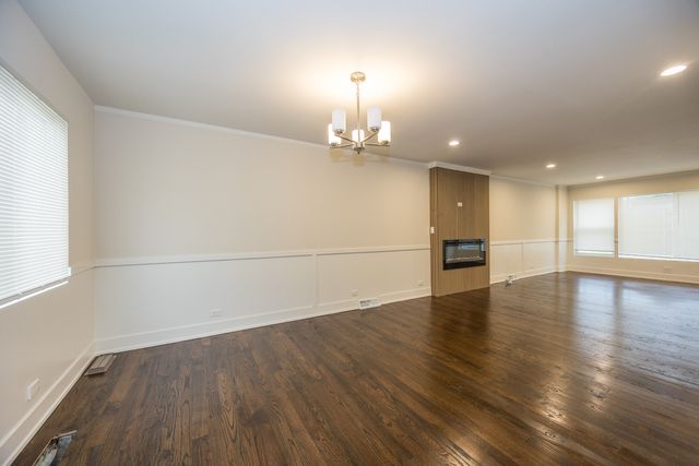 9407 S Indiana Avenue, Chicago, IL 60619