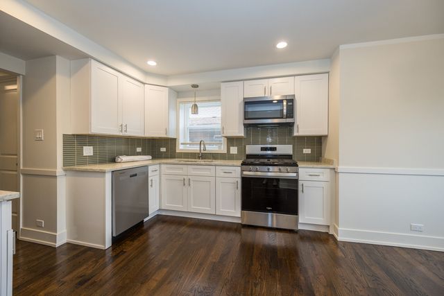 9407 S Indiana Avenue, Chicago, IL 60619