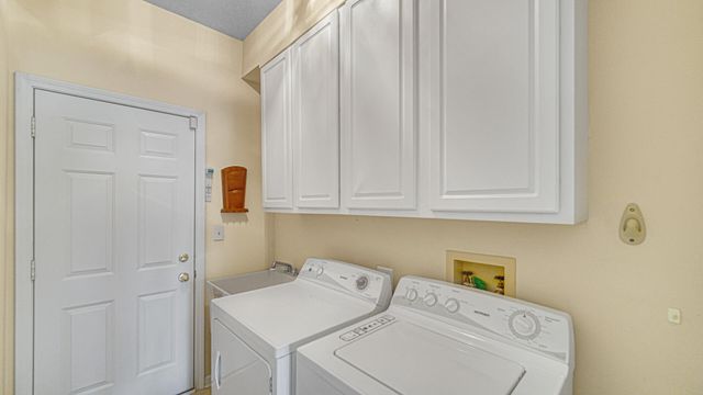 1592 Lilac Court, Hobart, IN 46342