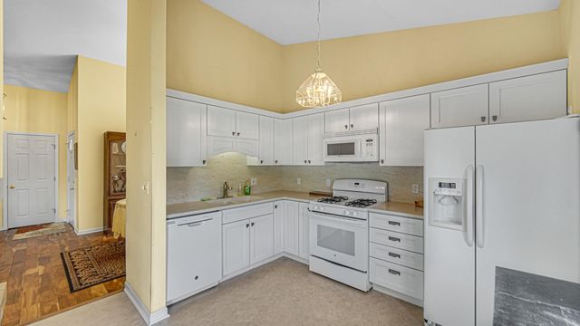 1592 Lilac Court, Hobart, IN 46342