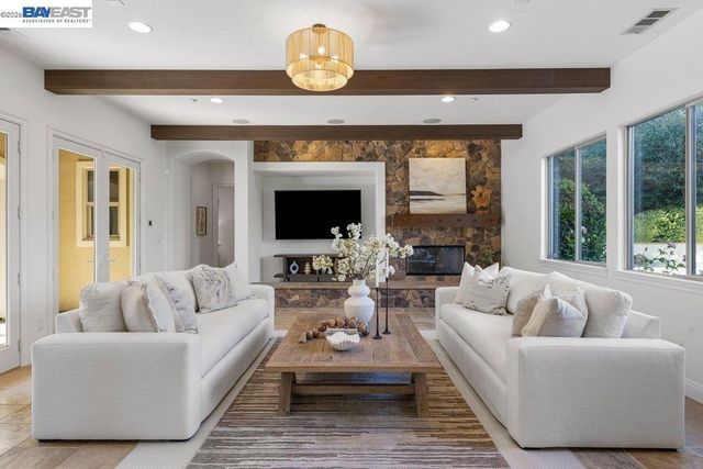 326 Golden Grass Dr, Alamo, CA 94507
