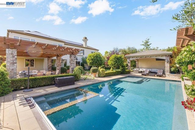 326 Golden Grass Dr, Alamo, CA 94507