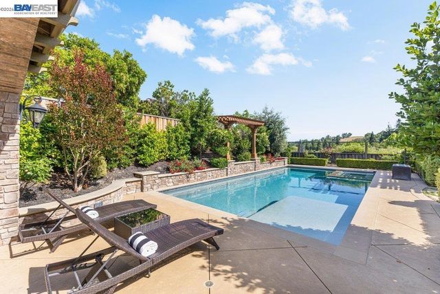 326 Golden Grass Dr, Alamo, CA 94507