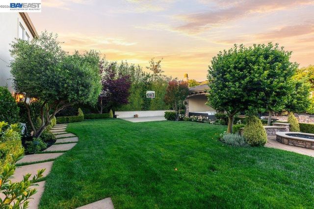326 Golden Grass Dr, Alamo, CA 94507