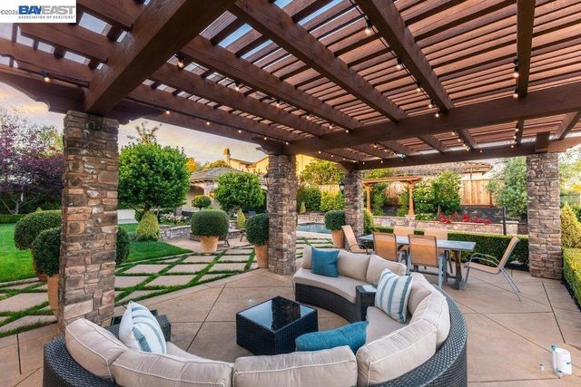326 Golden Grass Dr, Alamo, CA 94507