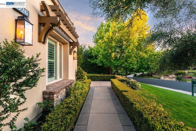 326 Golden Grass Dr, Alamo, CA 94507